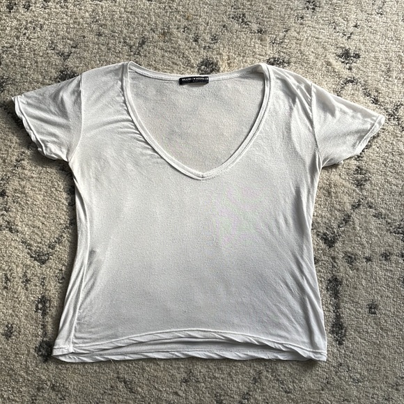 White brandy melville tshirt - Picture 1 of 1